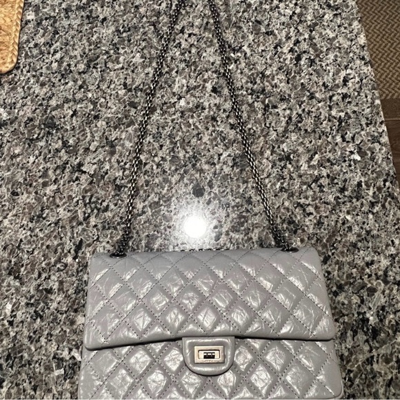 Medium Reissue Style - Picture 4 of 16